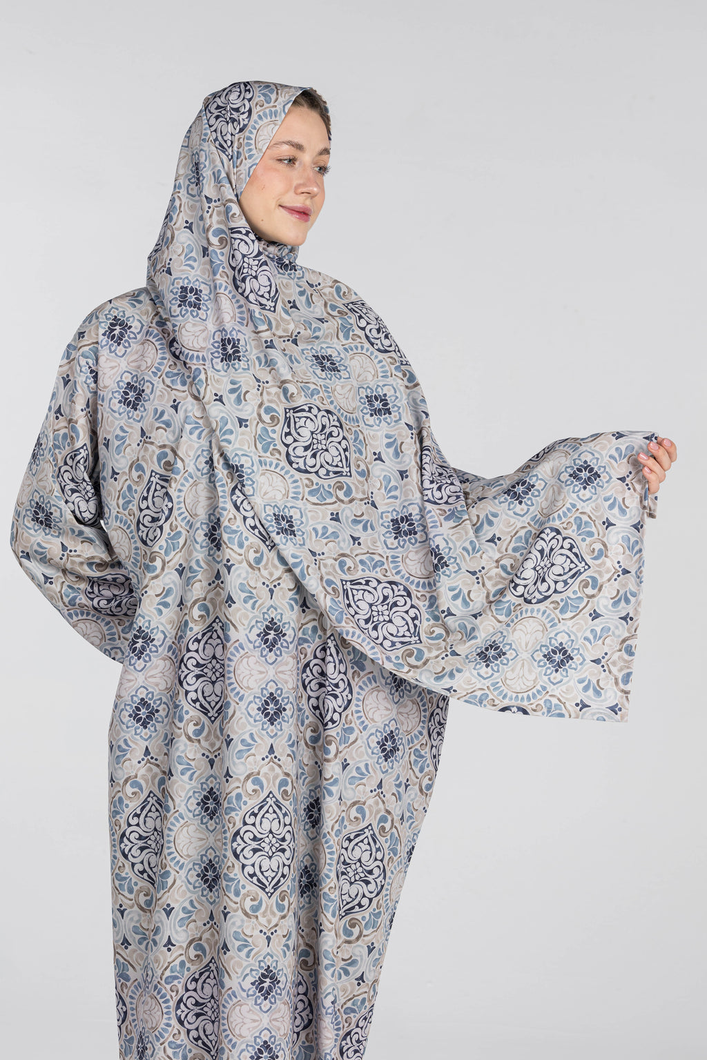 Serene Medallion | Soft Fabric Esdal