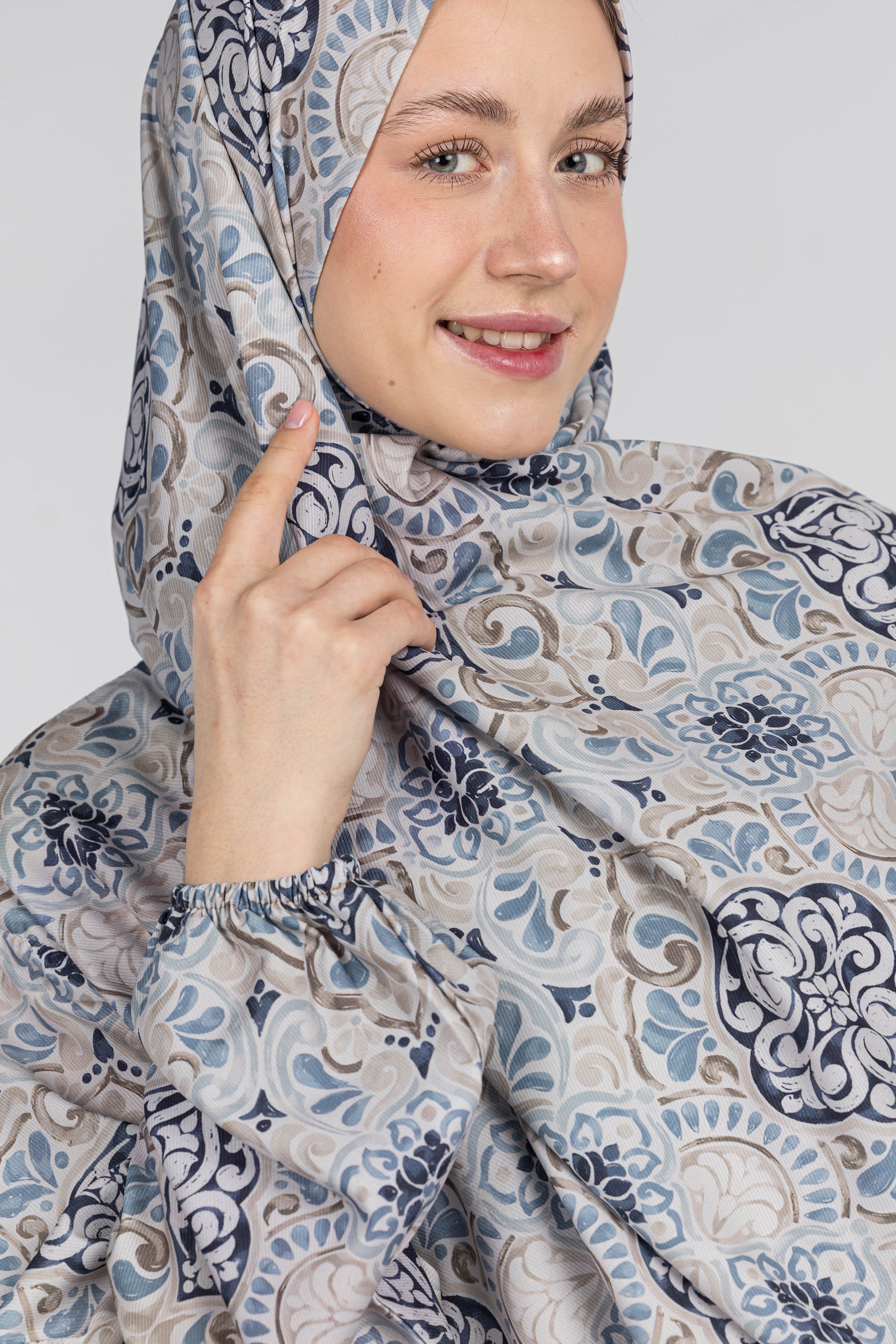 Serene Medallion | Soft Fabric Esdal