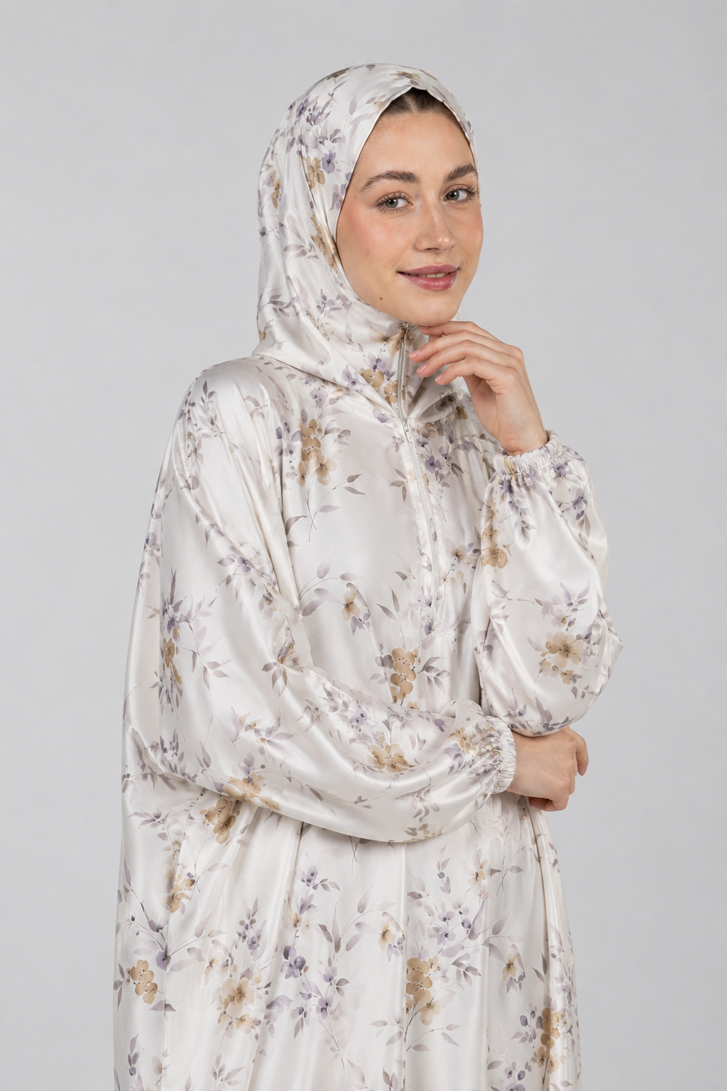 Ethereal Flora Silk Satin Full Esdal – cream floral print – Femme Egypt